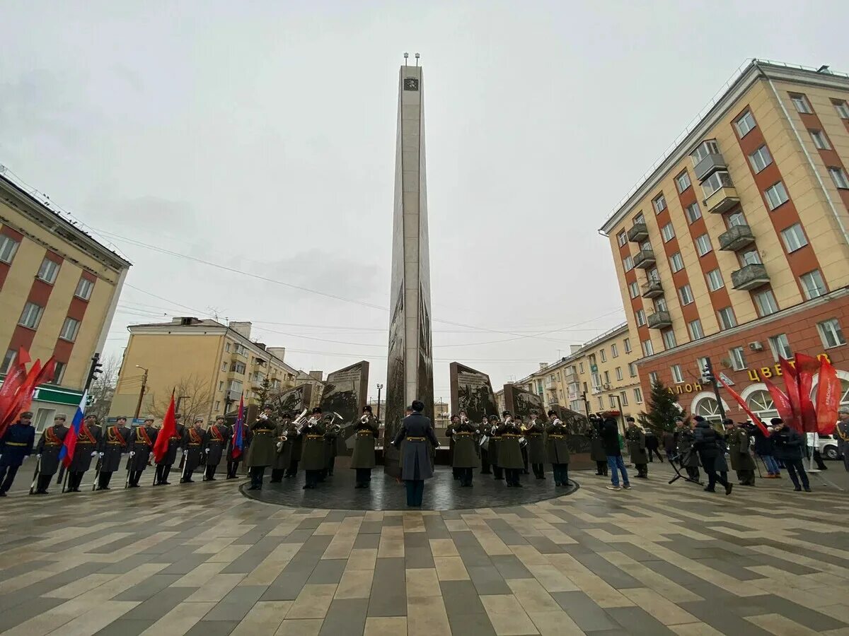 Памятник трудовой доблести Красноярск. Мемориальный комплекс Красноярск город трудовой доблести. Монумент город трудовой доблести