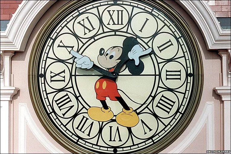 Big 8 часы. Часы в Диснейленде. Часы Диснейленд. Часы Walt Disney. Часы в Диснейленде внутри.
