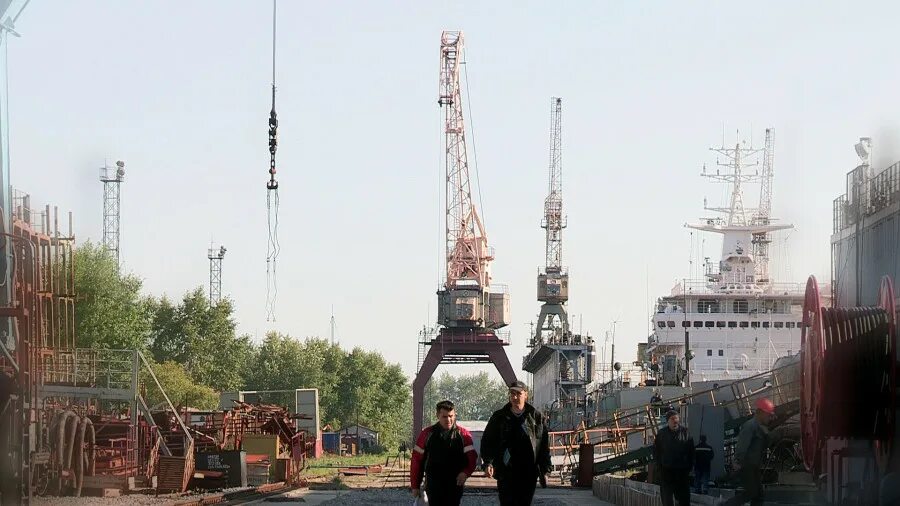 Завод звездочка в северодвинске. Стропальщики на завод жби. Механомонтажный цех. Цпс северодвинск звездочка. Предприятие звездочка северодвинск.