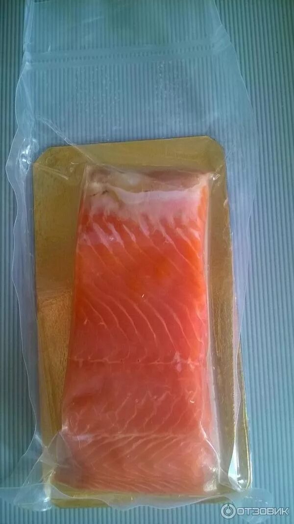 Горбуша домашнего посола. Семга соленая. Рыба слабосоленая радужная форель. Почему скумбрия воняет. Рыба горбуша соленая.