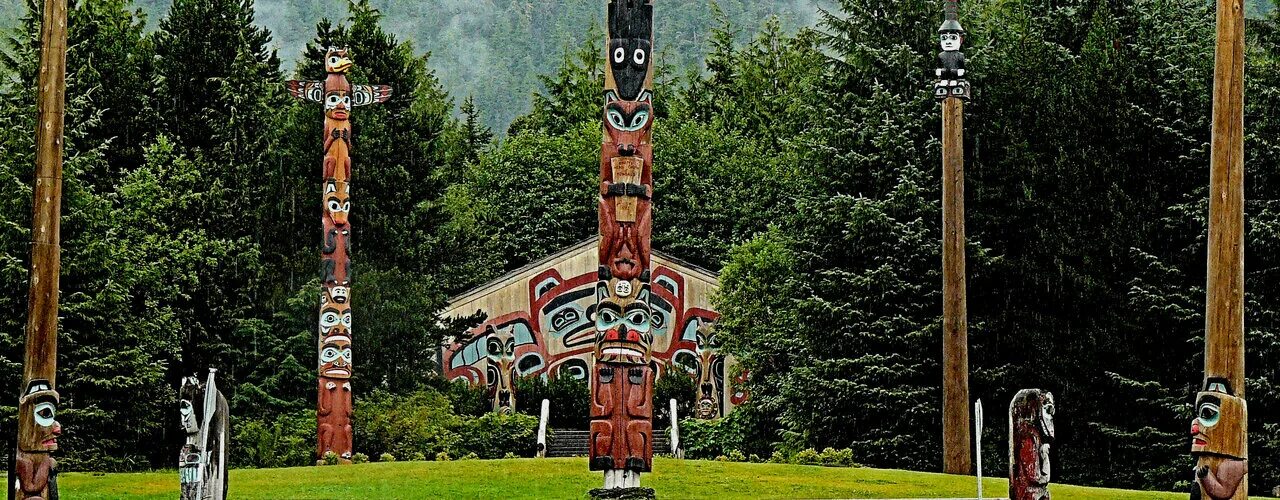 тотема город. Sitka national historical park ситка. тотем поле. тотема город. исторический парк «тотем байт».