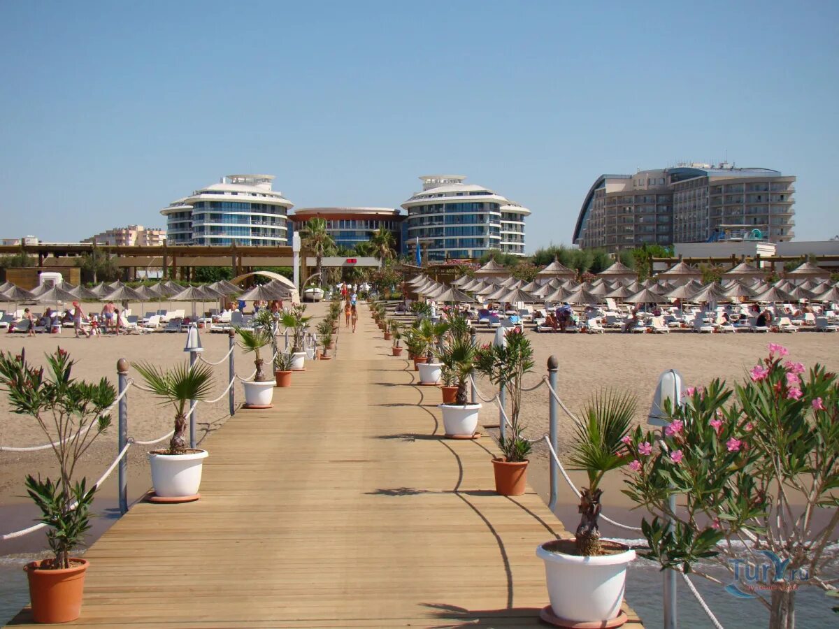 Лара анталия гюзелоба. Дэниел крейг лара крофт расхитительница гробниц. Пляж лара анталия. Baia lara hotel 5* лара, анталия. Турция анталия отели 5 звезд.