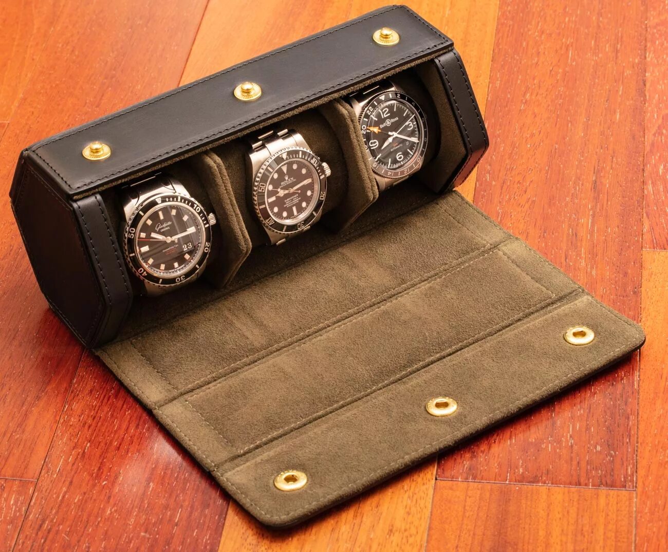 Watch rolls. Bennett winch. Часы Rolls Royce наручные. Watch Box Roll. 6 Watch Roll Case.