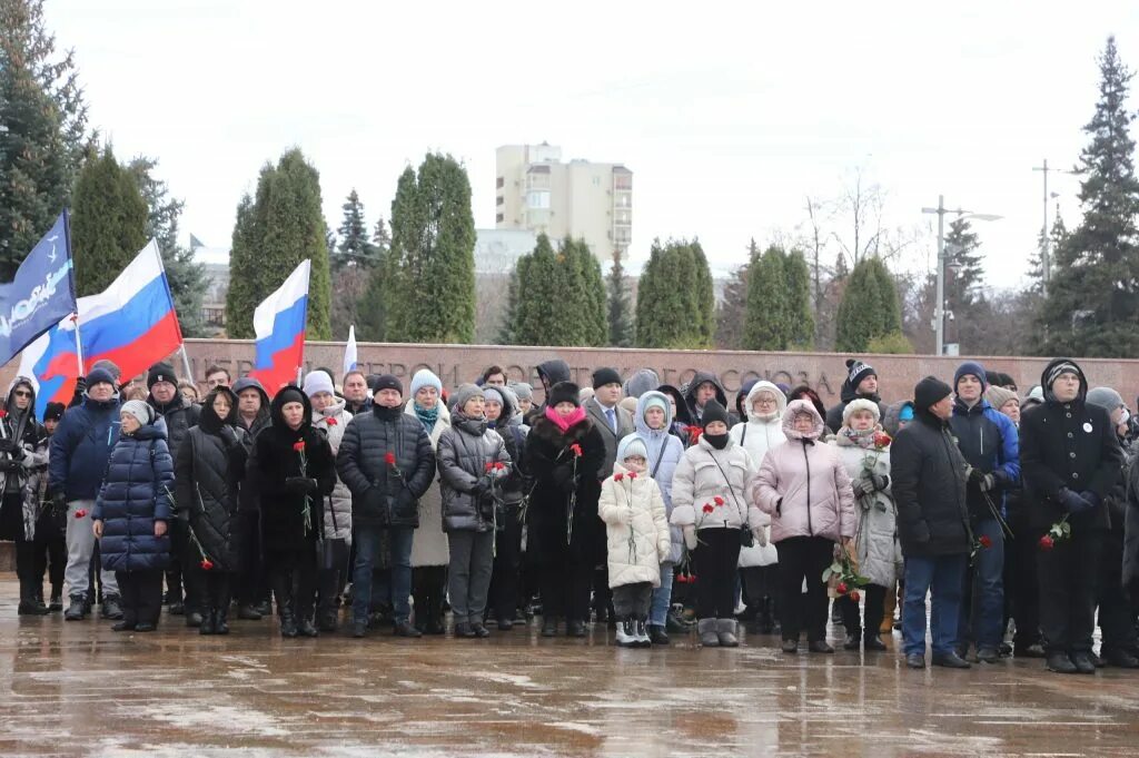 В Самарской области почтили память. Митинг Нефтеюганск сво. Фото участников сво Самара. Почтить память минутой молчания участников сво. Новости сво рутуб