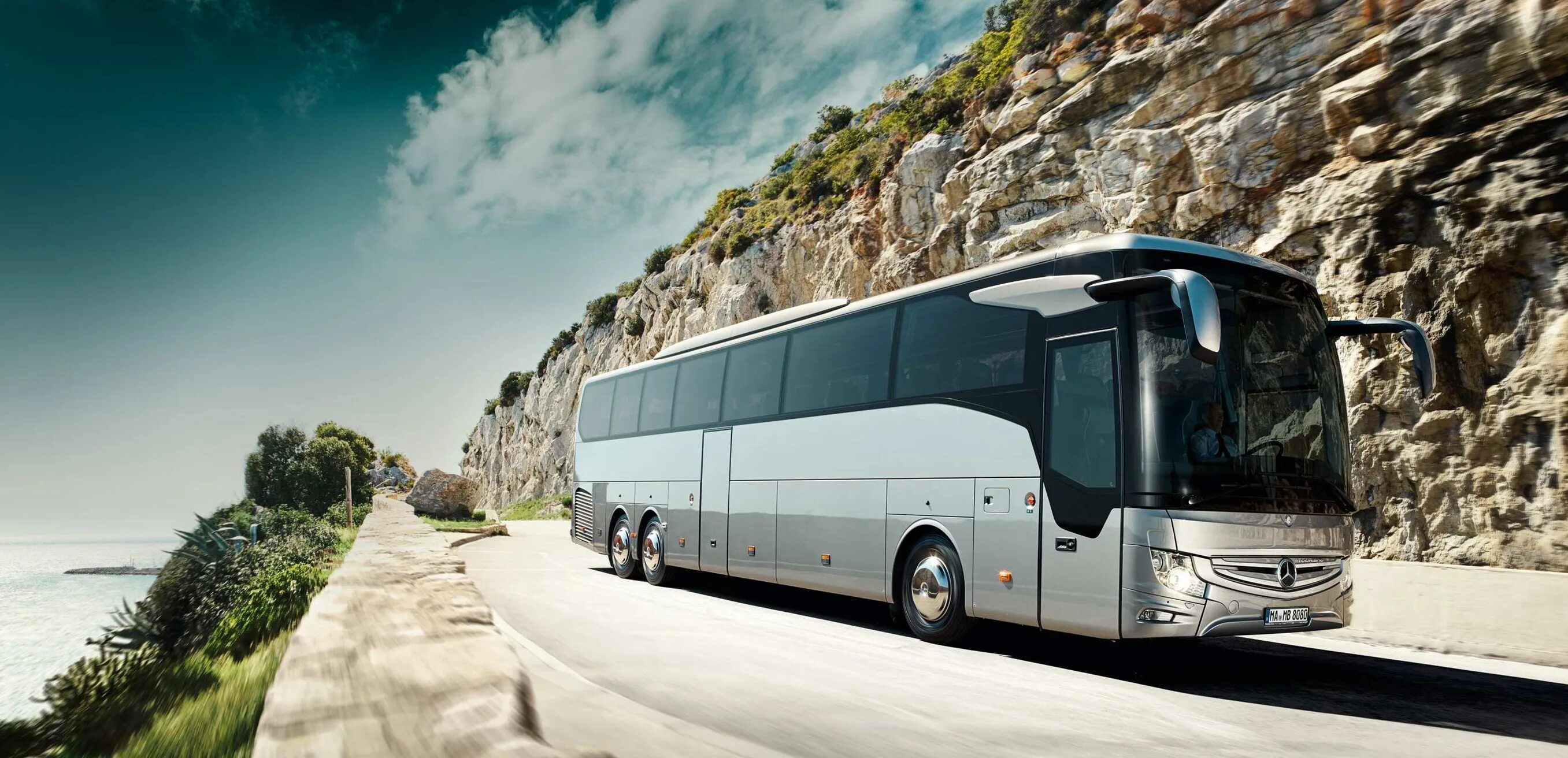 Перевозки экскурсионный автобус. Mercedes Benz Travego 2023. Mercedes-Benz Tourismo. Mercedes-Benz Travego 2021.