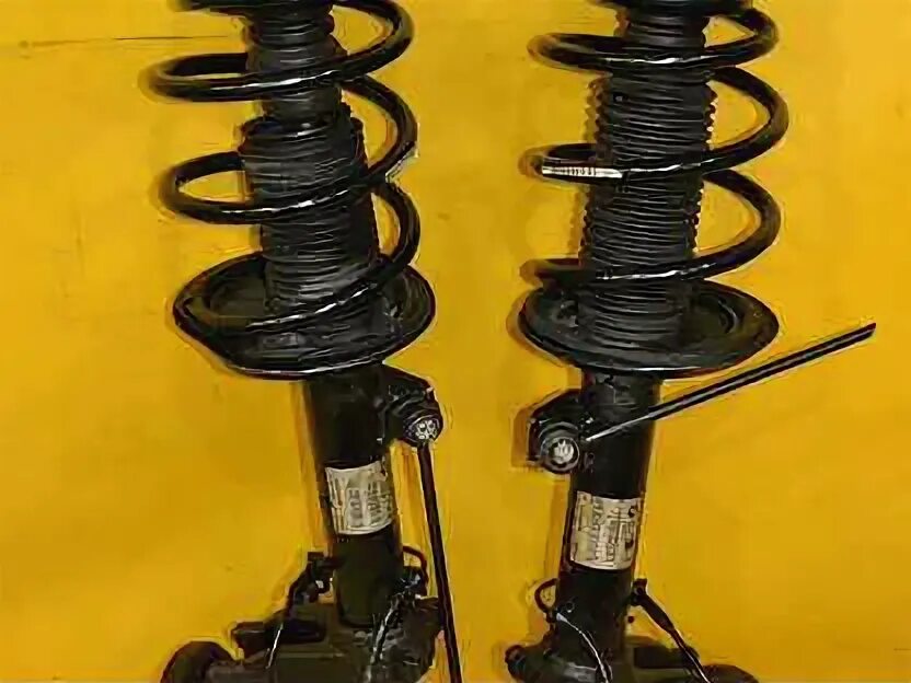 Стойка бмв x3. Задние амортизаторы на бмв х3 е83 на авито. Амортизаторы bilstein bmw x3 f25. Пыльник передней стойки бмв х3. Стойки бмв х3.