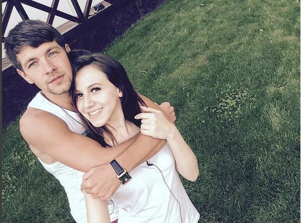 Девушка дмитренко. Ваня дмитриенко и сага айс. Девушка дмитренко. Ваня дмитриенко и камила валиева. Рапунцель и дмитренко.