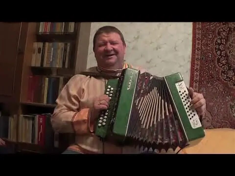 Посиделки с гармонью. Гармонь песня свадьба. Гулянье с гармошкой. Гармонь песня свадьба. Мужчина с гармонью.