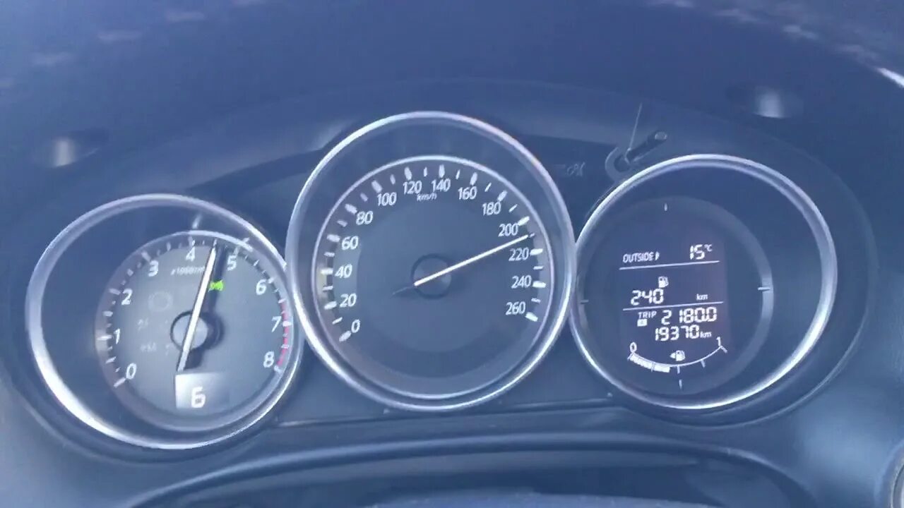 Mazda cx 5 на спидометре 180. Mazda cx5 полный бак запас хода. Сх 5 приборная панель. Mazda cx5 полный бак запас хода. Мазда cx-5 2018 спидометр.
