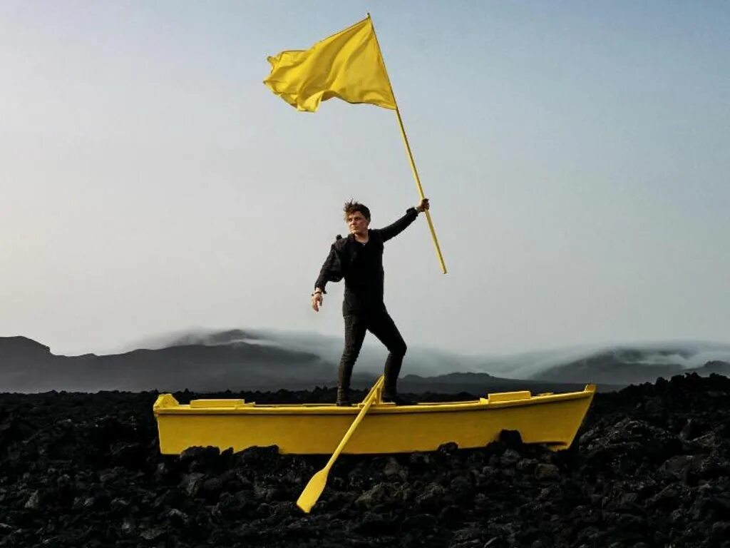 Michael patrick kelly wonders. T. Майкл келли певец. Майкл патрик келли. Throwback michael patrick kelly.