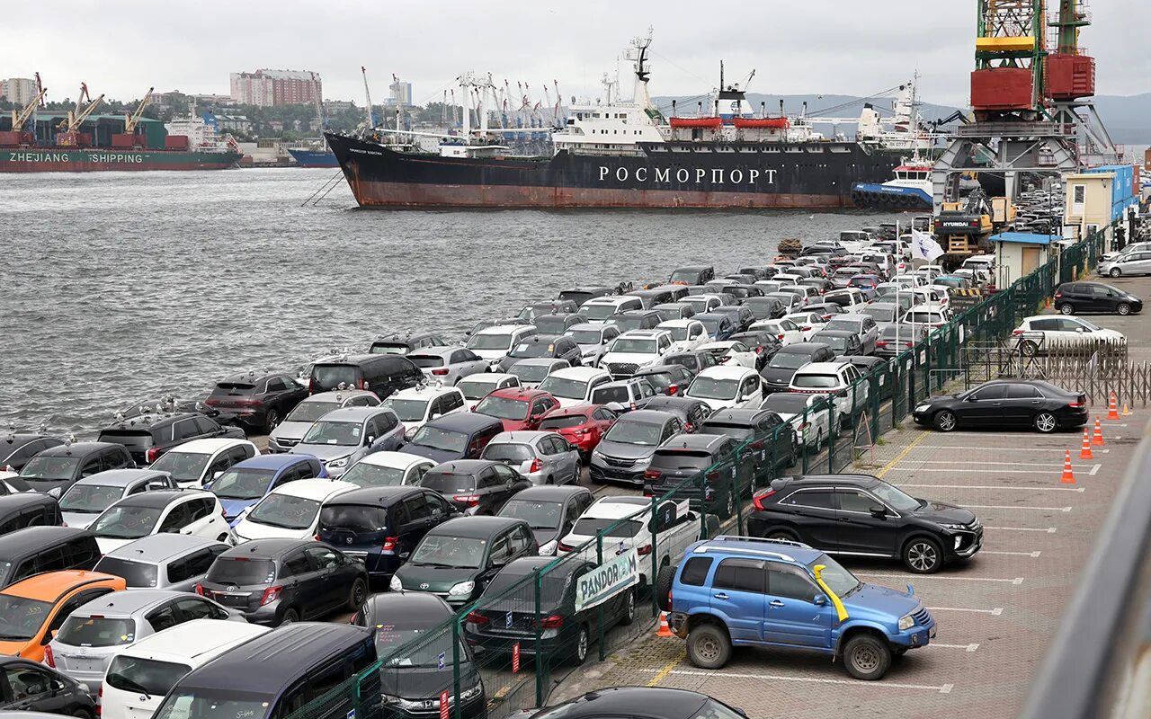 Ввоз гибридов. Японские авто. Порт Владивостока автомобили. Ввоз автомобилей. Ввоз машин из Японии.