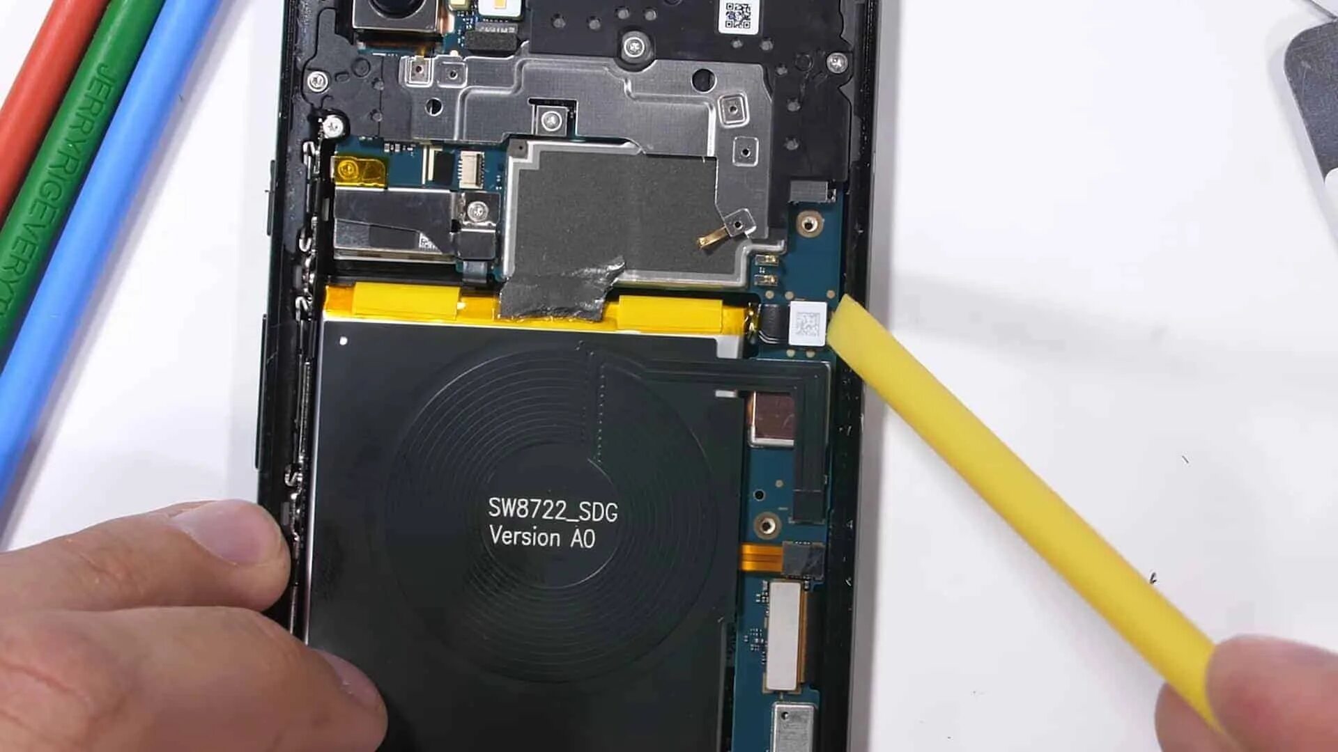 Google pixel аккумулятор. Google pixel 3 xl контроллер питания. pixel 3a teardown. teardown google pixel 1. pixel 3 battery replacement.