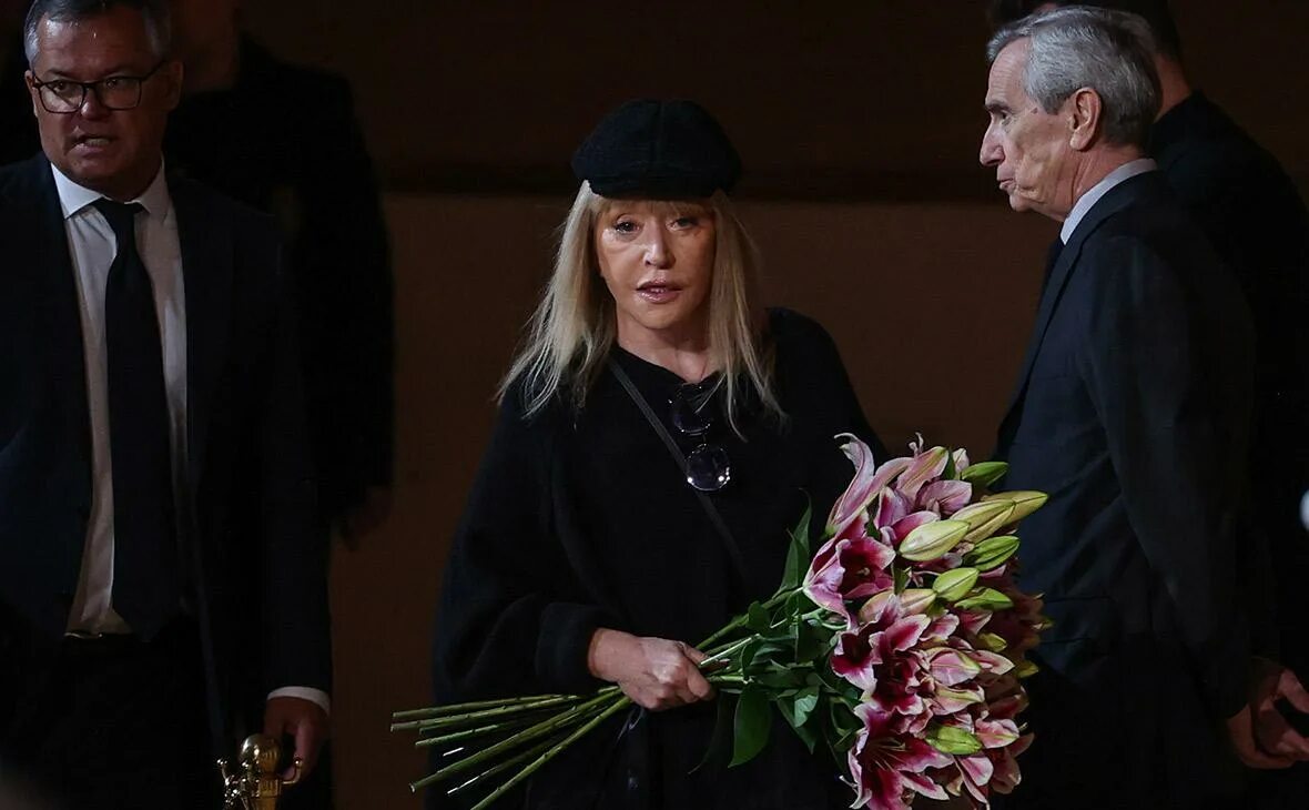 Пугачева на похоронах Горбачева. Пугачёва на похоронах горбачёва.