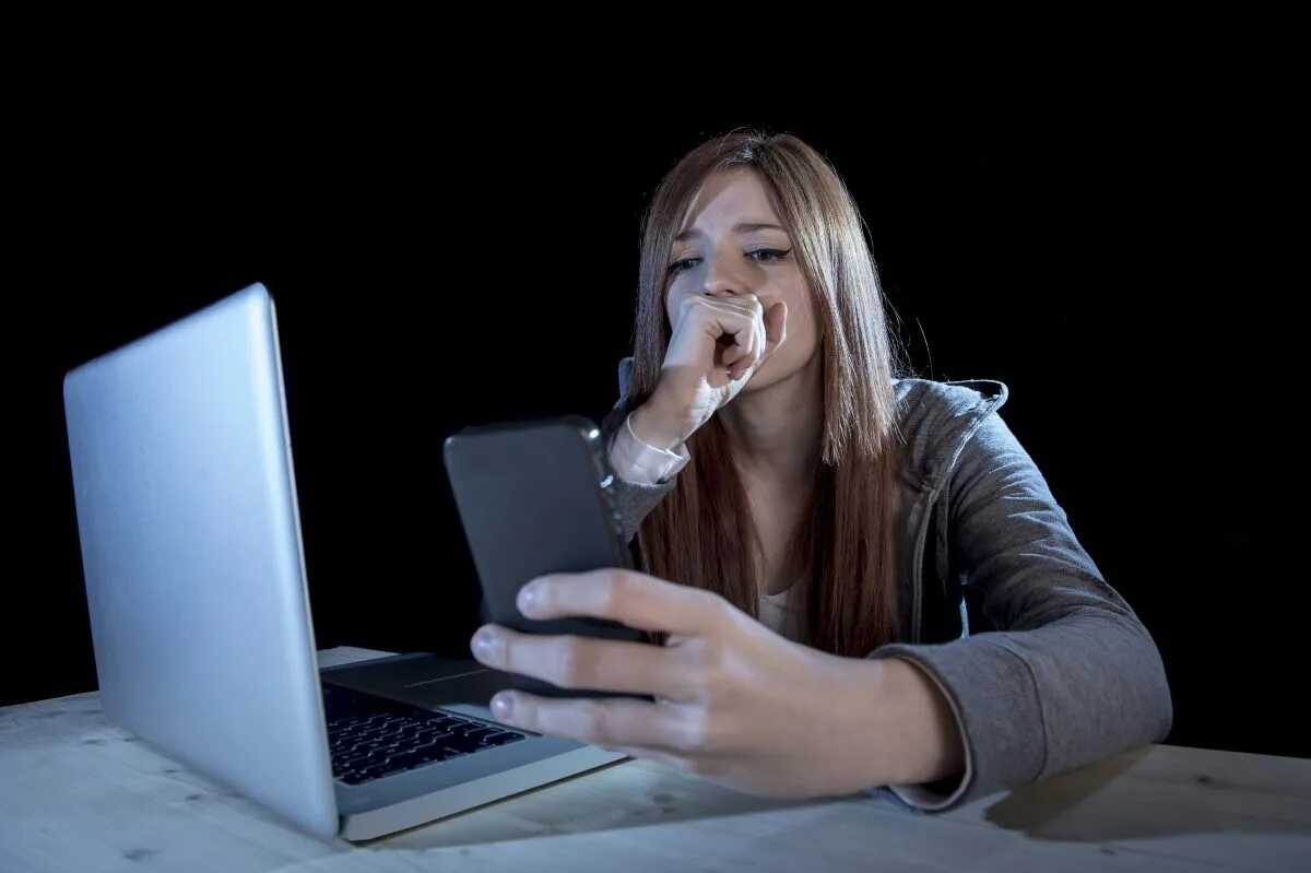 детское насилие в интернете. интернет-травля. жертва интернета. сталкинг в интернете. кибербуллинг.