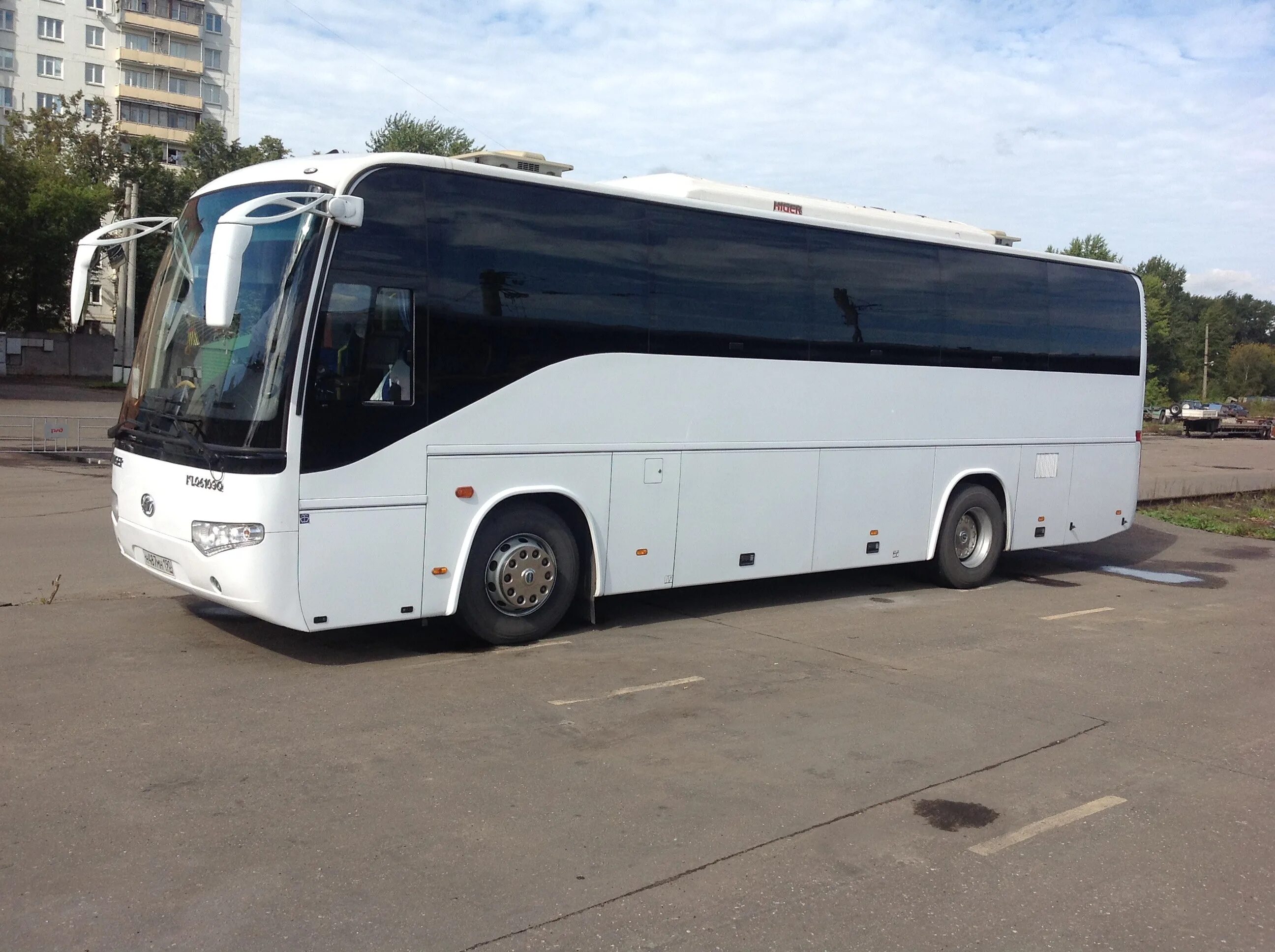 Заказ автобуса москва. Neoplan mercedes. Тур автобус. Автобус москва. Автобус mercedes-benz tourismo.