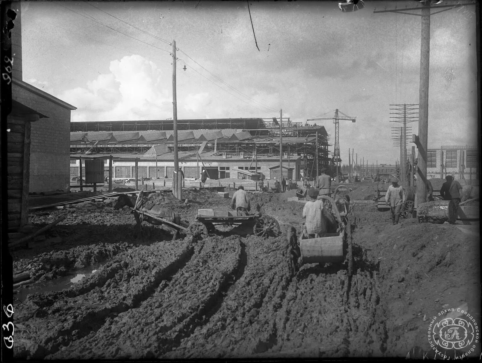Уралмаш 1930-е годы. Уралмашзавод год. Уральский завод тяжелого машиностроения 1933. Завод уралмаш свердловск 20 век. Уралмашзавод внутри.