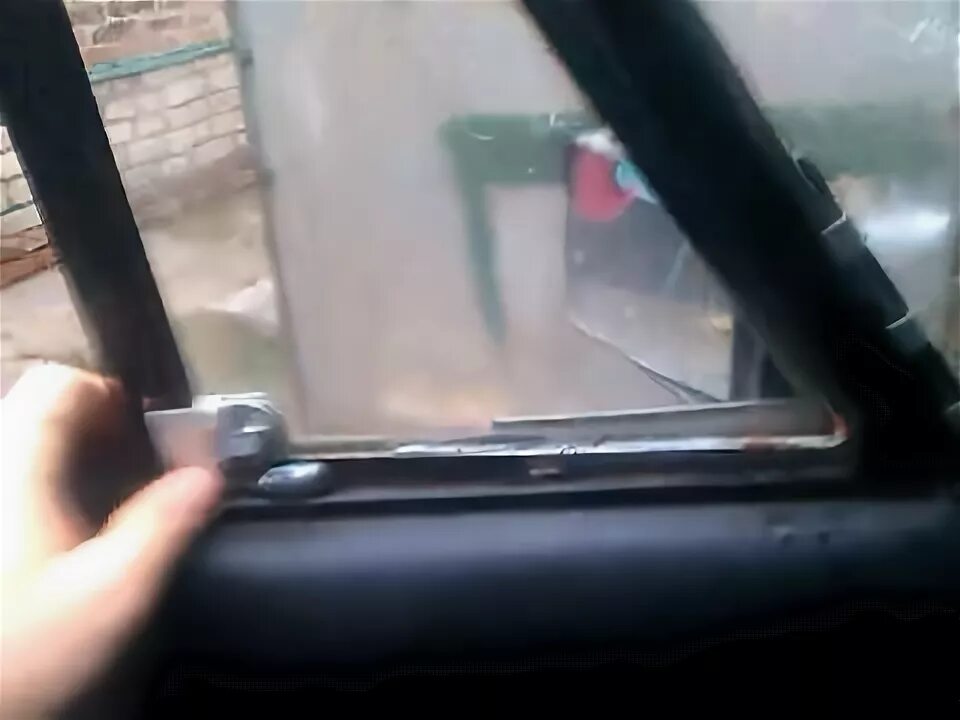 Ваз. Как закрепить щеколду на форточке надежно и без клея. - YouTube