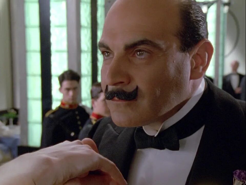 Эркюль пуаро читать. Ergul Puaro. Эркюль Пуаро. David Suchet Poirot. Пуаро Агаты Кристи.