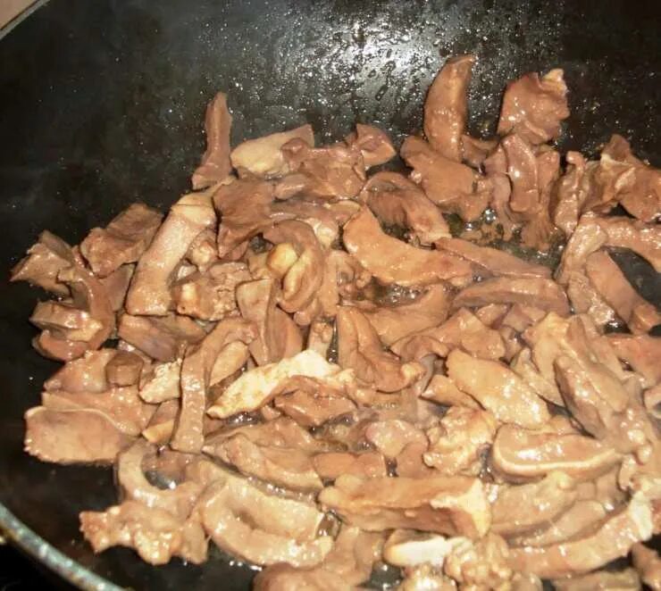 вкусное блюдо из свиного языка. блюда из свиного языка. рецепт приготовления свиных языков. блюда из свиных языков. жаркое из свиных язычков.