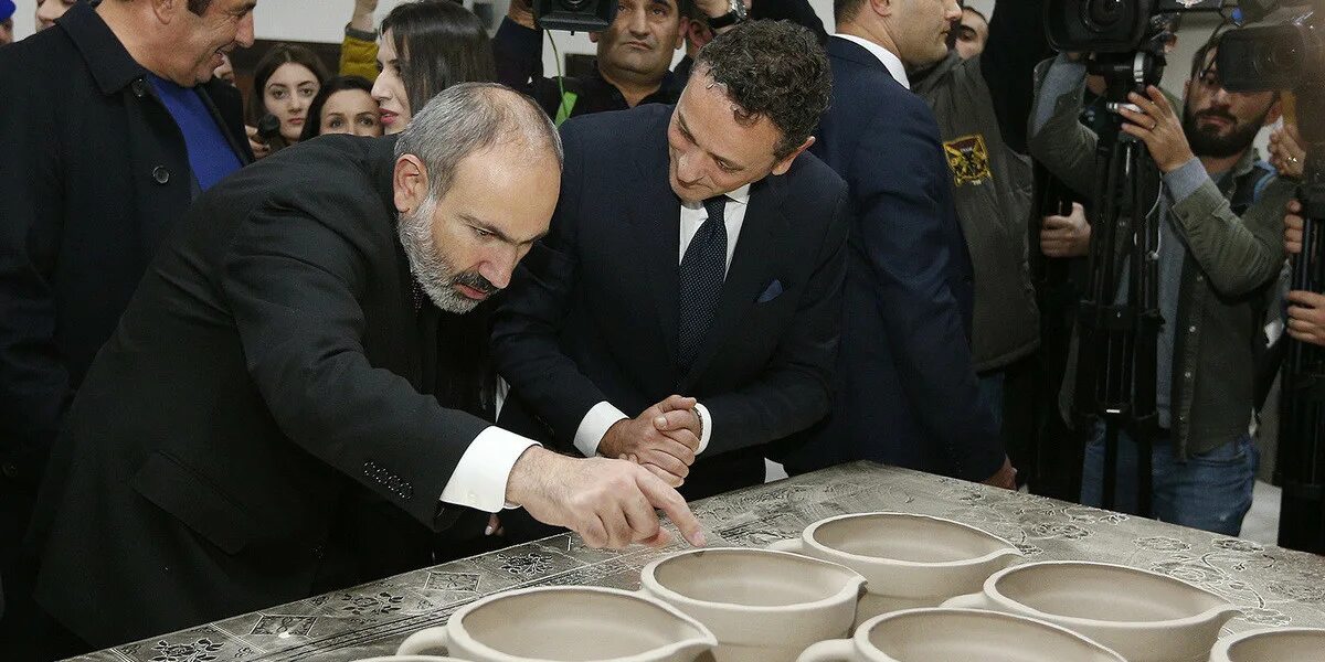 Промышленность армении. Работа в армении. Монастырь в армении навасард. Ереван пашинян. Работа в армении.