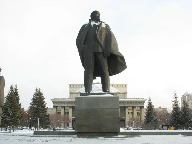 Памятник владимиру ильичу ленину в новосибирске. Памятники на площади ленина нск. Памятник ленину иркутск. Памятник ленину в минеральных водах. Памятники на площади ленина нск.