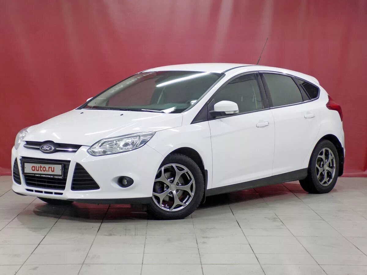 Форд фокус 3 производитель. Ford Focus III 2014. Ford Focus 3 2014 хэтчбек. Форд фокус 2014 года хэтчбек. Форд фокус 2014 года белый хэтчбек.