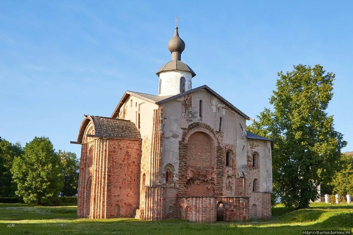 Церковь Параскевы пятницы Великий Новгород. Церковь Параскевы пятницы на торгу в Новгороде. Церковь Святой Параскевы на торгу 1207 Новгород. Храм Параскевы пятницы на торгу в Новгороде 1207 год. Новгород церковь параскевы