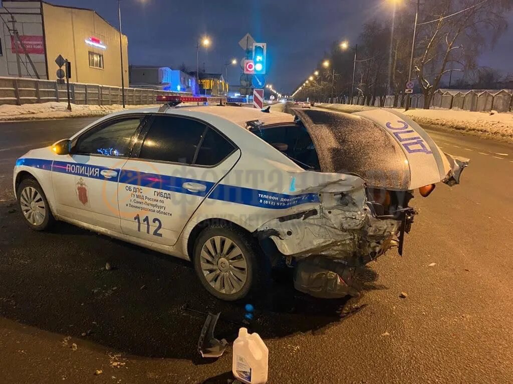 Разбитый дпс. Разбитая машина полиции. Ваз 2109 дпс. Разбитый дпс. Разбитые машины полиции.