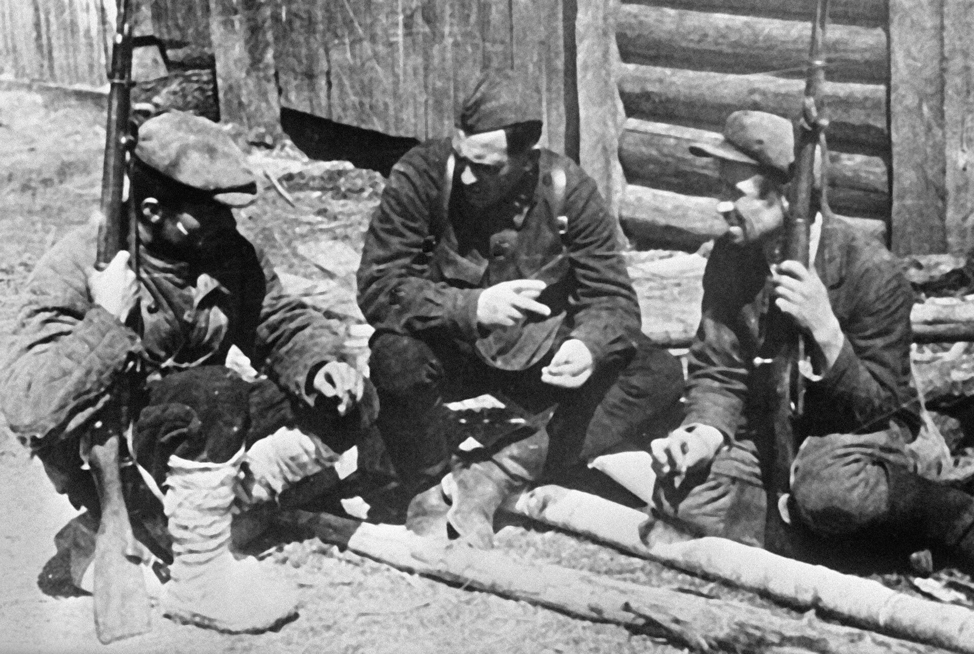 Расстрелянные партизаны. Пленные партизаны великой отечественной войны. янис пинупс. пленный партизан солдатами вермахта. дезертиры в красной армии 1941-1945.