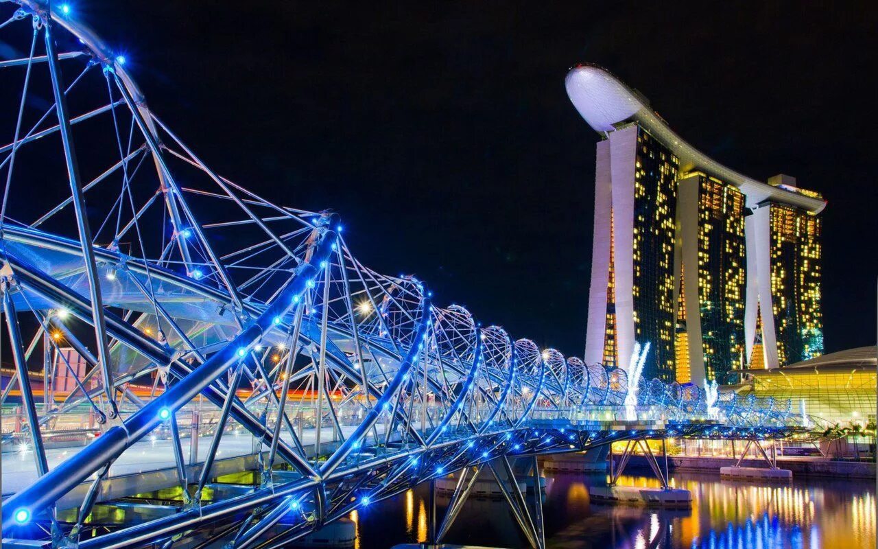 Современные развлечения. Helix Bridge Сингапур. Мост Хеликс-бридж в Сингапуре. Спиральный мост Сингапур.