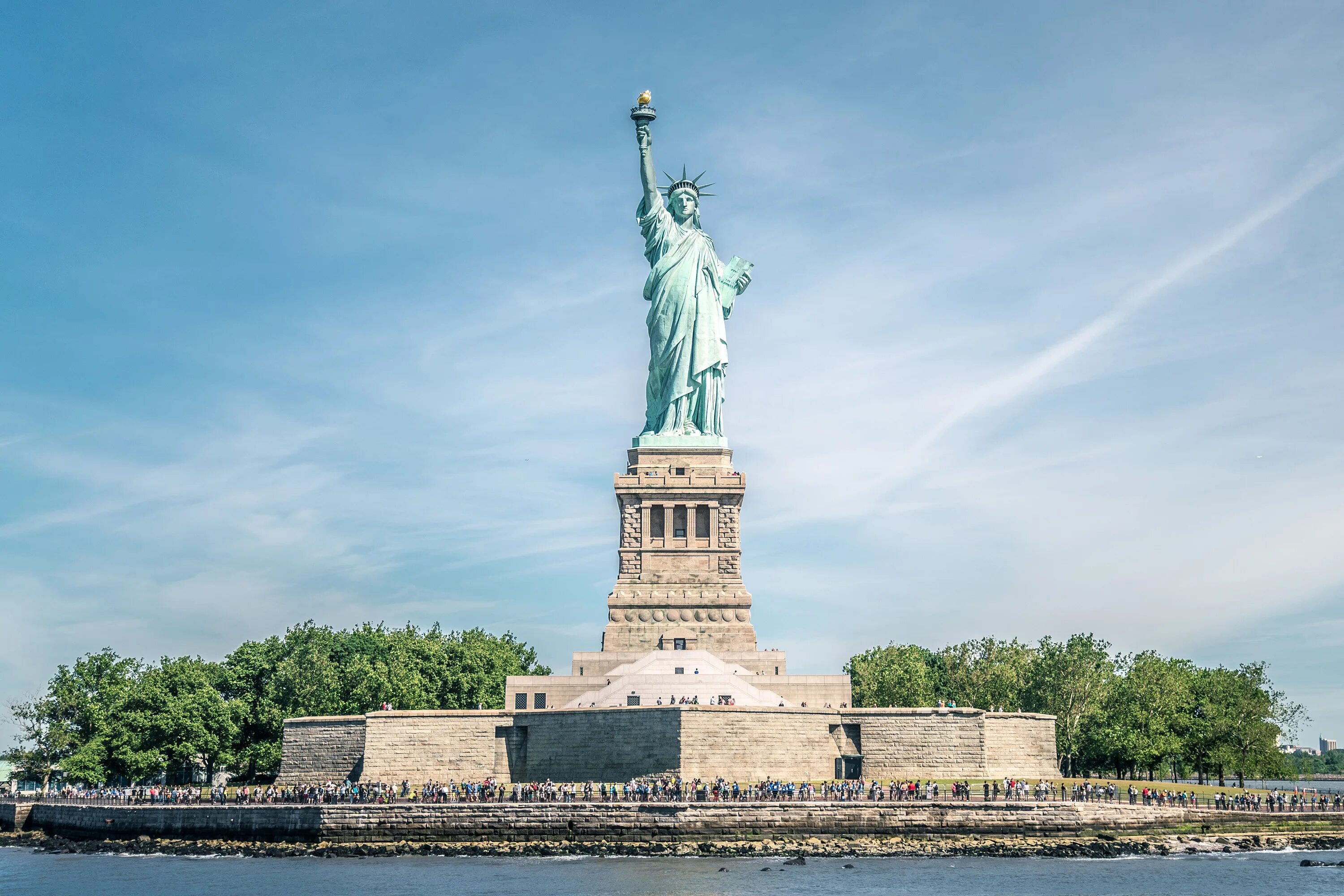 Monument picture. Статуя свободы Нью-Йорк. Высота статуи свободы в Нью-Йорке. Гюстав Эйфель статуя свободы. Высота статуи свободы в США.