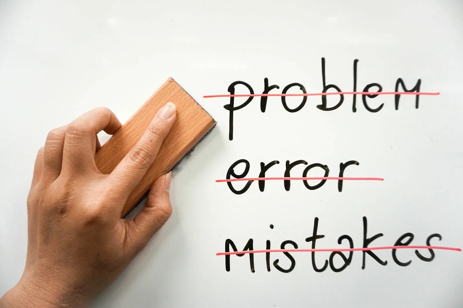 Разница между Error и mistake. Mistake mistake надпись обои. Error и mistake разница лингвистика. Mistakes on White Board. Ошибка mistake