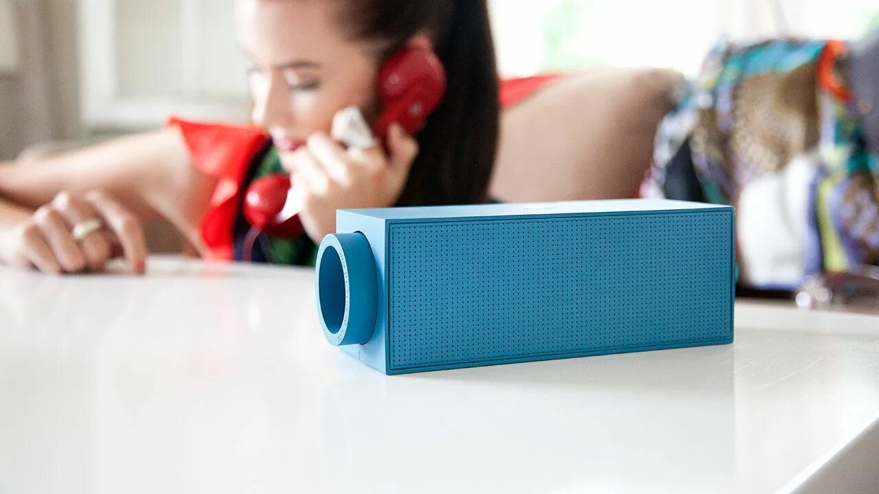 Ac/dc группа 2020 pwr up. Ac/dc "power up (lp)". Ac/dc - pwr/up (19439725561). Power up уровни. Девушка с блютуз колонкой.