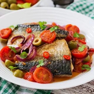 Скумбрия под овощами