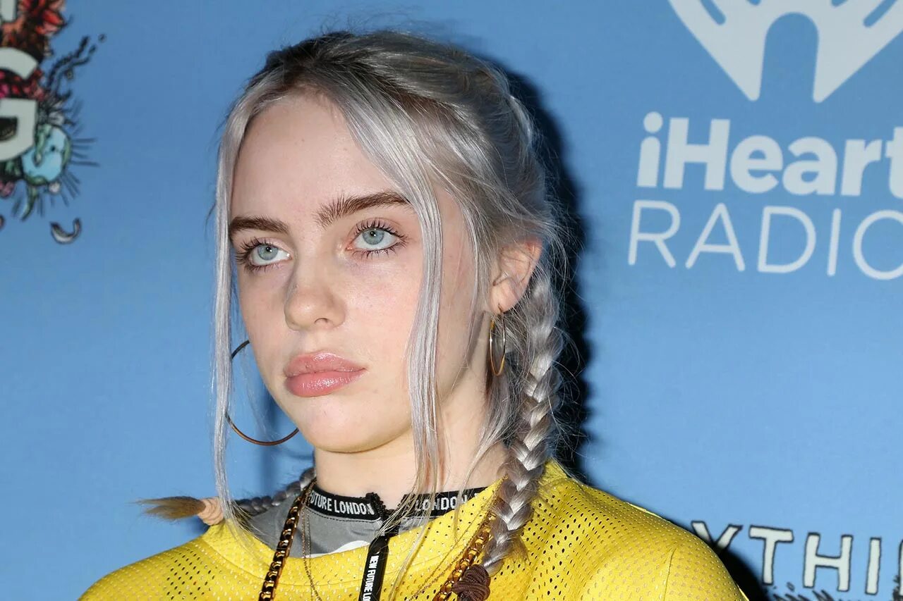 Billie eilish over. Билли Айлиш Вог 2021. Билли Айлиш 2022. Билли Айлиш 2023.