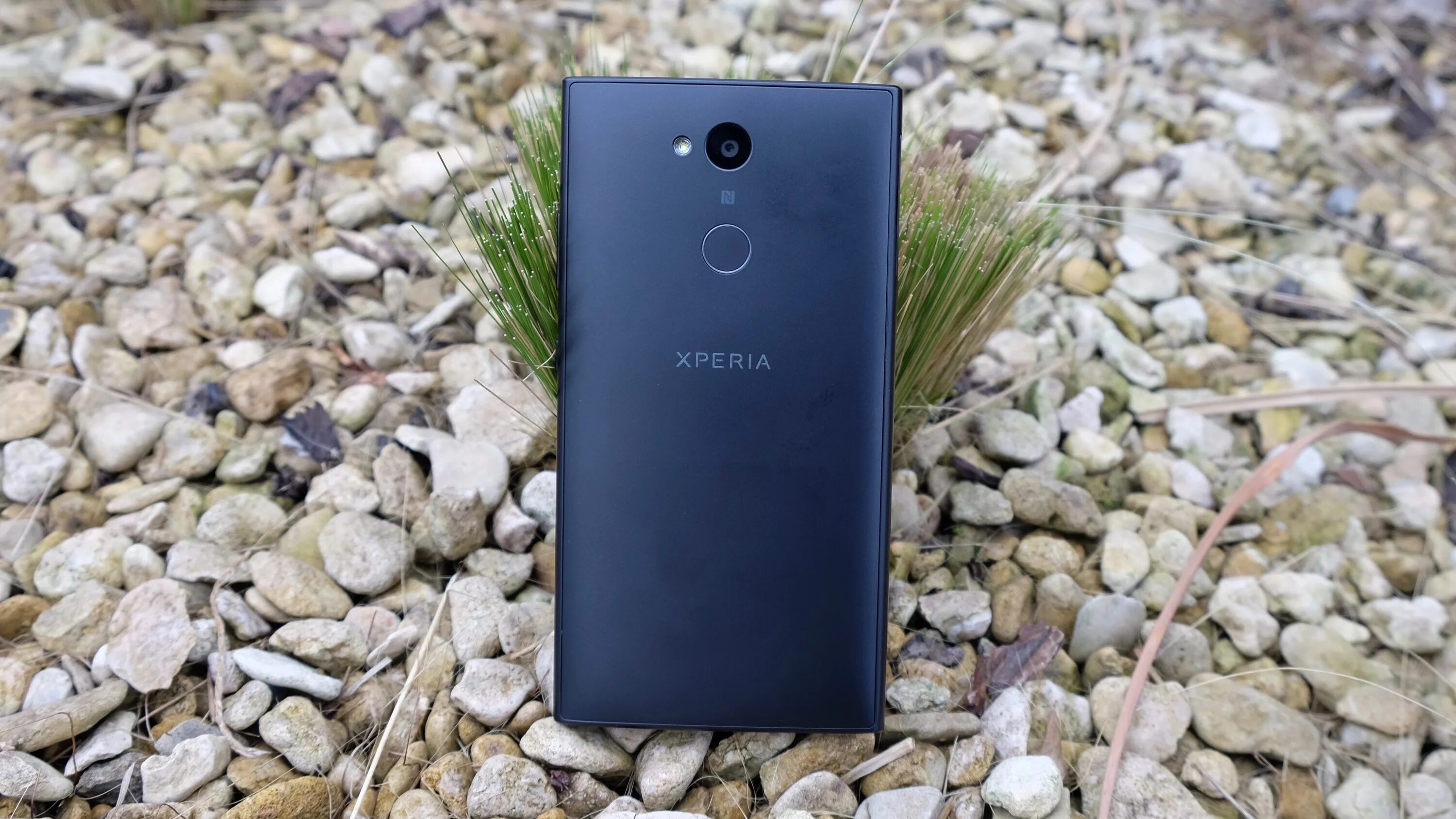 Sony Xperia l2. Sony Xperia l2 Dual. Телефон сони Кспериа с отпечатком на боку. Фотографии с Sony XZ Premium.