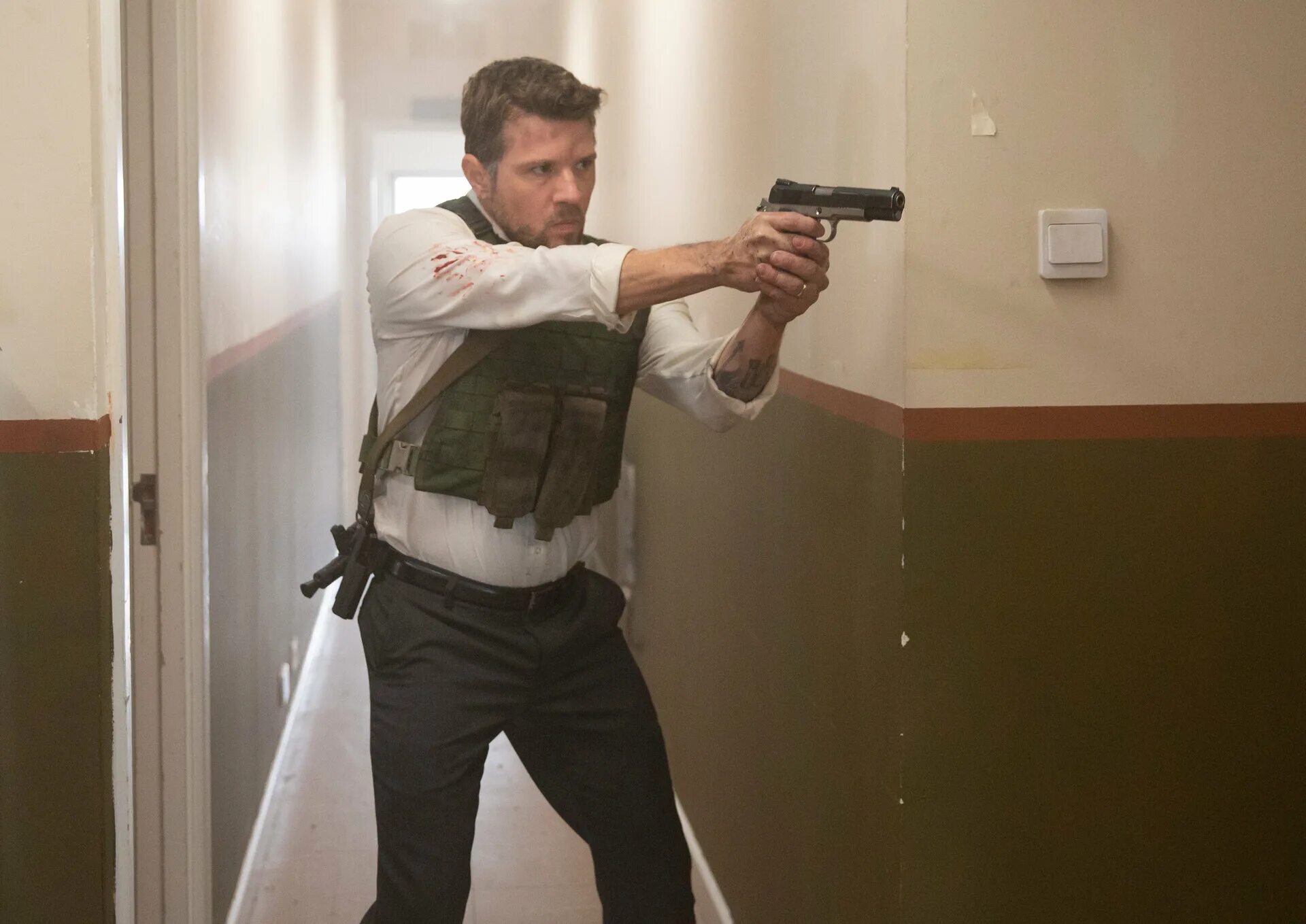 Jody man. Снайпер последний выстрел гоша куценко. Скотт эдкинс морпехи. Скотт эдкинс заложник. Сделай последний выстрел.