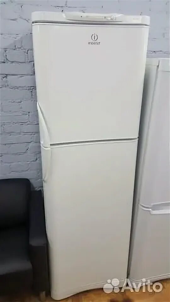 Холодильник индезит двухкамерный модели. 185 Индезит холодильник ноу Фрост. Холодильник Индезит 2005. Холодильник Индезит двухкамерный 2003.
