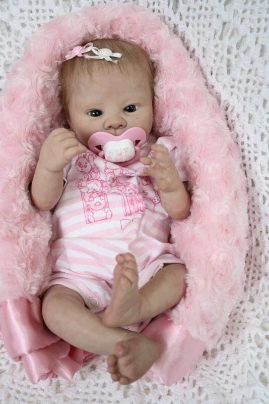 Ляльку для девочек. Кукла реборн 5ле. Reborn Doll куклы реборн. Кукла реборн Лотти. Лялечка реборн кукла реборн.