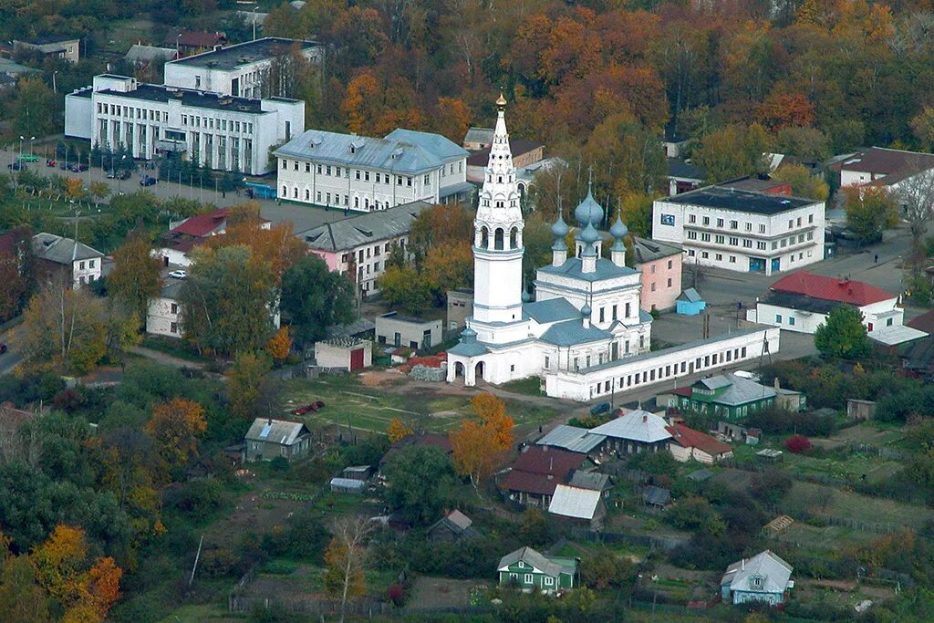 Работа в городе ивановская область. Г приволжск ивановская область. монастырь город приволжск. приволжск центр города. церковь в городе приволжск ивановской области.