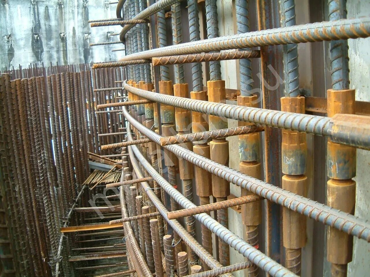 Steel Rebar reinforcement. В сварке арматуры а400. Арматура (строительство). Арматура железобетонных конструкций. Арматурой называют