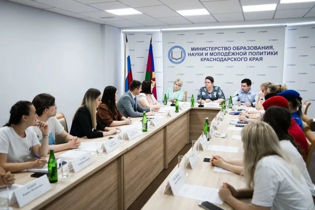 Основные направления государственной политики в сфере образования. Приоритеты государственной политики в сфере образования. Политика минобрнауки. Заседание минобрнауки. Политика минобрнауки.