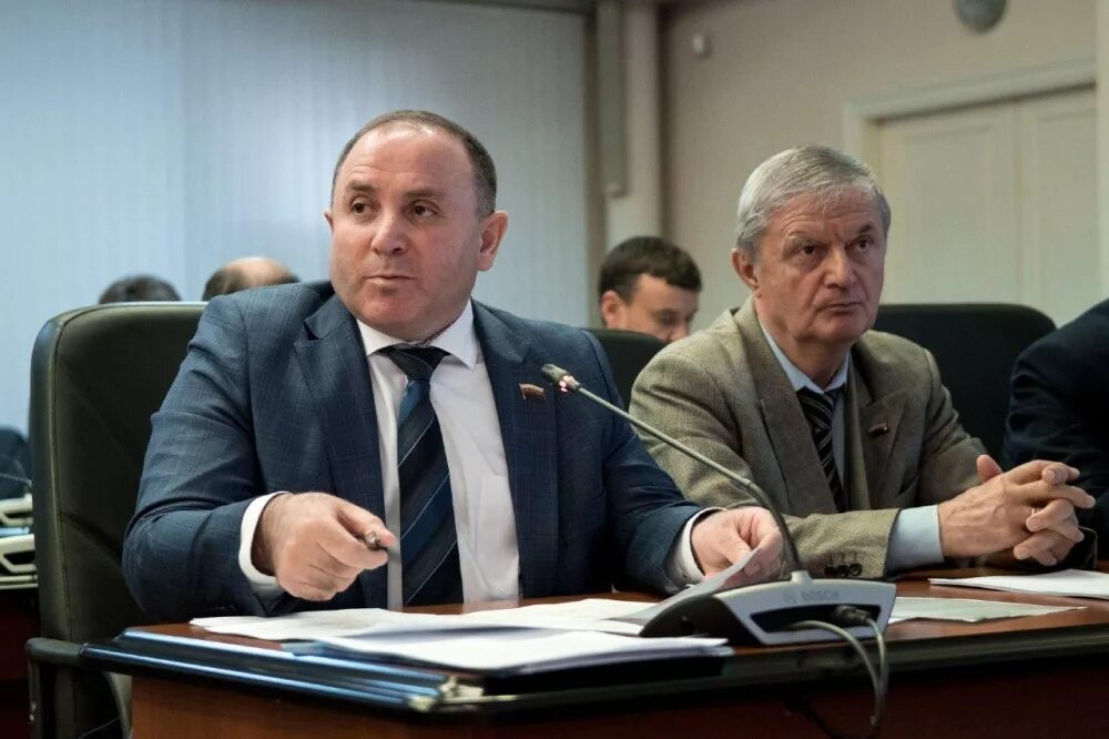 Депутат зорик садоян краснодар. Последнее заседание гордумы краснодар. Городская дума города краснодара. Гордума краснодара депутаты. Дума крд.