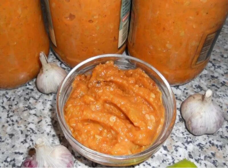 Кабачковую икру на зиму через мясорубку. Кабачковая икра пальчики оближешь. кабачковая икра на зиму пальчики оближешь. кабачковая икра с майонезом на зиму. кабачковая икра с майонезом.