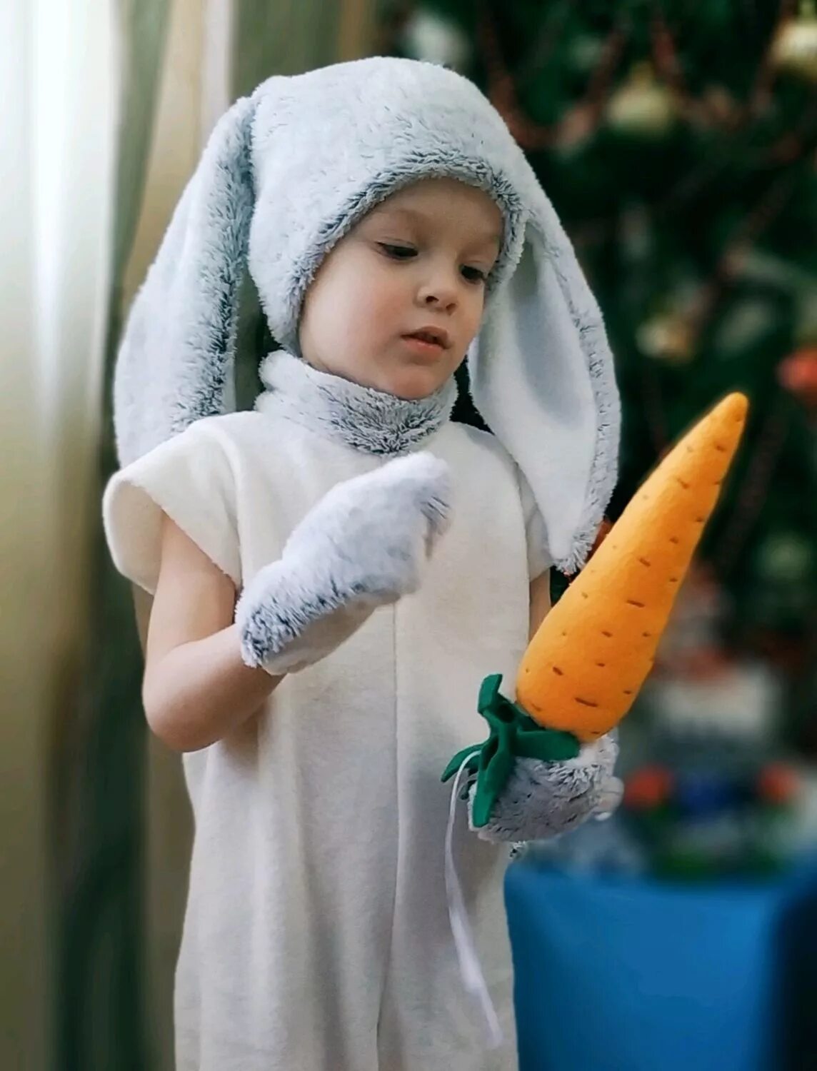 Костюм зайчика новый год. Костюм зайца. Карнавальный костюм "зайчик". Новогодний костюм зайки для мальчика. Костюм зайчика на новый год.