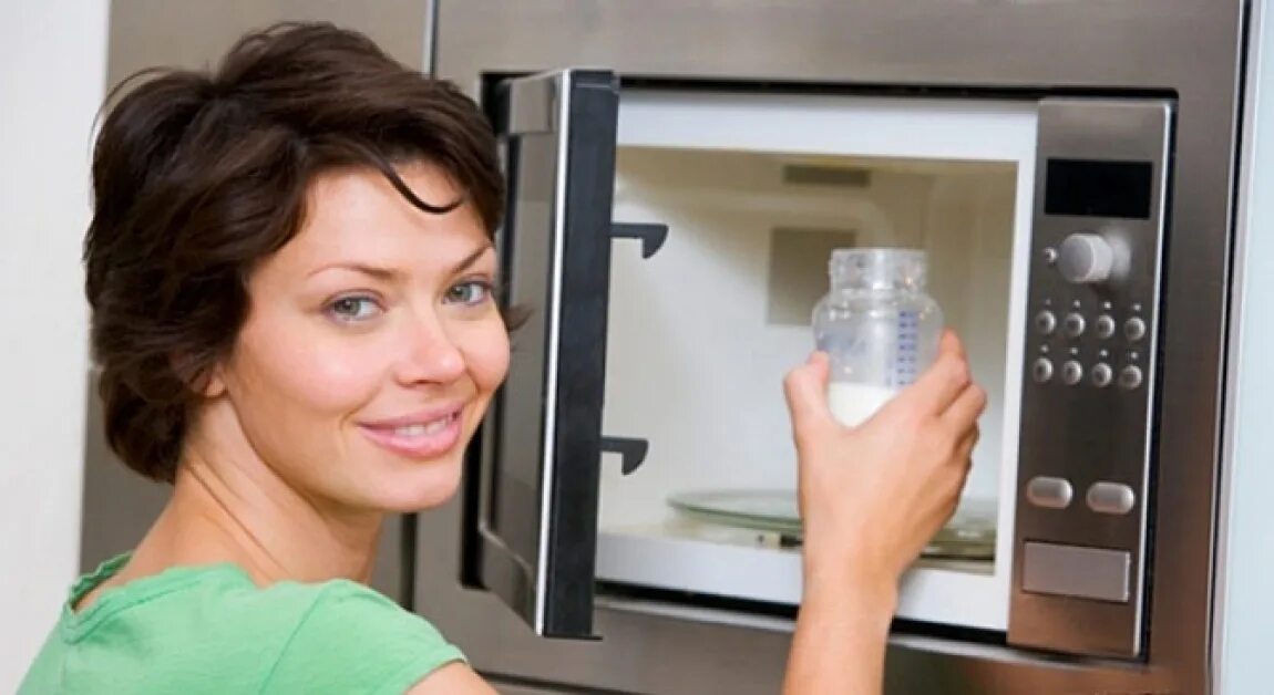 Молоко в микроволновке. Компресс для спины и шеи. Медик микроволновка. Разогреть молоко гаджет. Контейнер для еды в микроволновке.