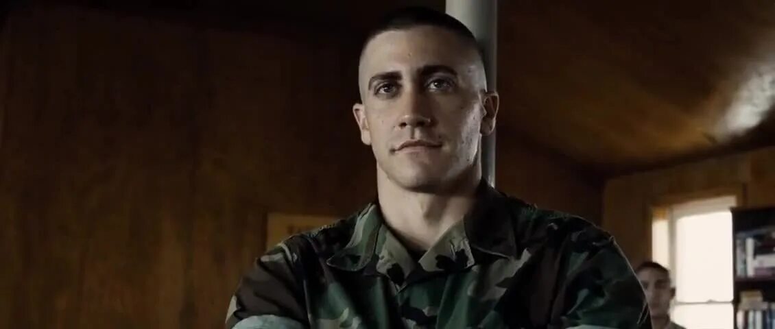 Морпехи jarhead. Морпехи jarhead. Джейк дэиленхол моопех. Морпехи 2005 джейк джилленхол. Джейк джилленхол jarhead.