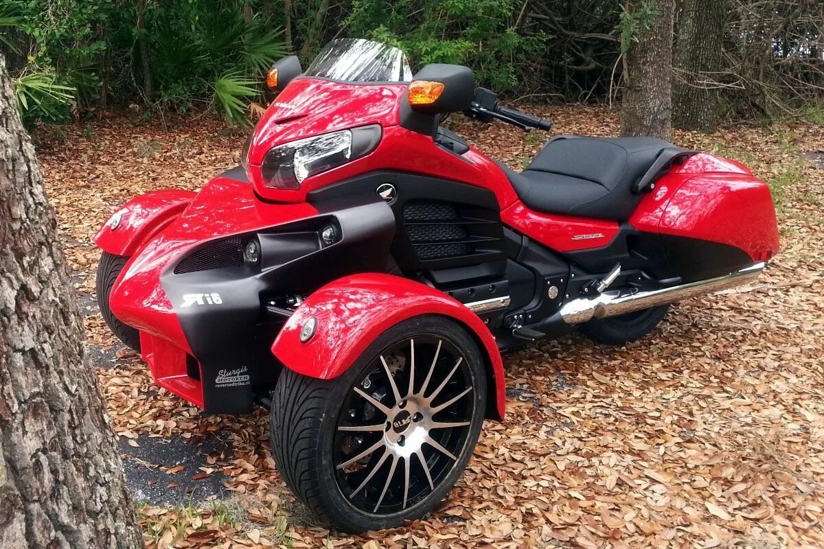 Трехколесный мотоцикл купить. Honda gl1800 f6c трайк обратный. Трайк трицикл Gold Wing. Атаман трайк. CF Moto трицикл.