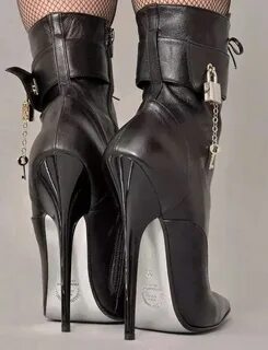 Boot heels