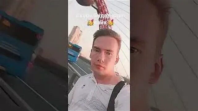Гагарин песнями бойко
